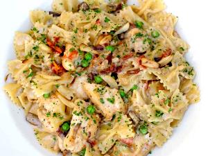 1 plate Farfalle with Chicken & Roasted Garlic