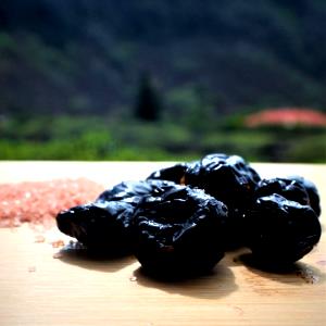 1 Plum Dried Rock Salt Plum