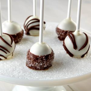 1 pop (1.8 oz) Fudge Dipped Cheesecake Pops