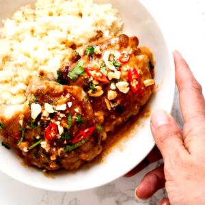 1 portion (128 g) Thai Peanut Chicken & Snow Peas