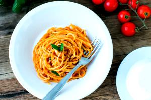 1 portion (592 g) Pasta Primo with Bread (No Chicken)