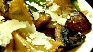 1 portion (610 g) Portobello Garden Pasta with Mushrooms & with Bread