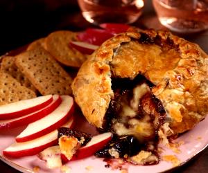 1 Portion Brie En Croute With Port Figs