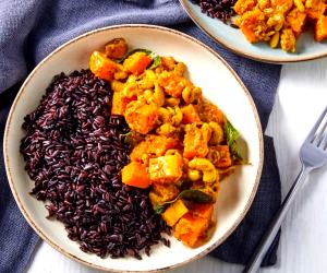 1 Portion Butternut And Cashew Curry With Black Rice