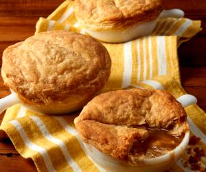 1 Portion French Onion Soup With Puff Pastry