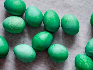 1 Portion Green Dyed Eggs