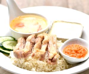 1 Portion Hainan Chicken Rice, Vegetable Soup, Steamed Egg