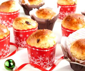 1 Portion Mini Ginger And Cherry Panettones