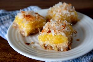 1 Portion Pineapple And Coconut Squares