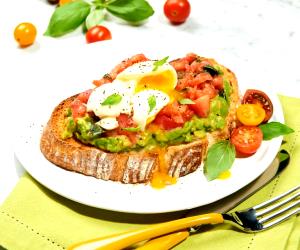 1 Portion Smashed Avocado Toast With Jammy Eggs