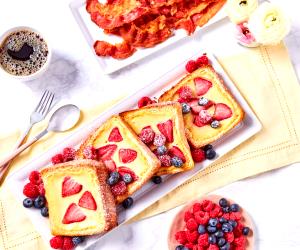1 Portion Yogurt Custard Toast With Bacon