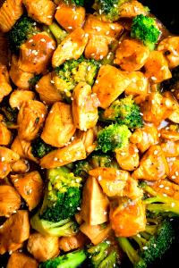1 pot (370 g) Chicken, Broccoli & Brown Rice Soup