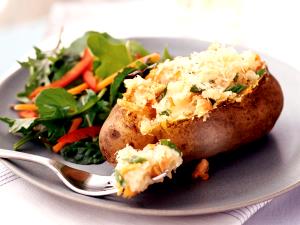 1 potato (1220 g) Spud Au Broc