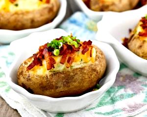 1 potato (142 g) Twice Baked Potatoes - Sour Cream, Bacon & Chives