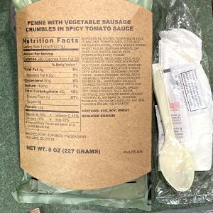 1 pouch (227 g) Penne Pasta with Vegetable Crumbles in Spicy Tomato Sauce