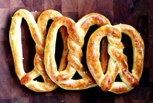 1 pretzel (21 g) Amish Pretzels
