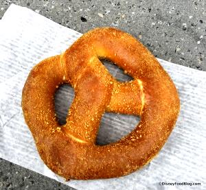 1 pretzel (99 g) Sweet Cream Cheese Stuffed Pretzel