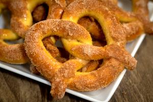 1 pretzel Cinnamon Sugar Pretzel without Butter