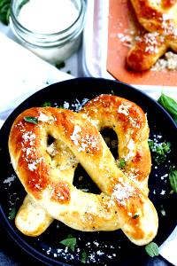 1 pretzel Garlic Pretzel without Butter