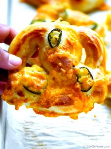 1 pretzel Jalapeno Pretzel without Butter