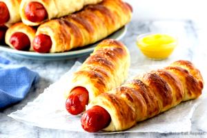 1 pretzel Jumbo Pretzel Dog without Butter