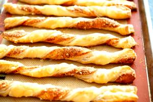1 Puff Or Cheese Straw (5" Long) Cheese Pastry Puffs