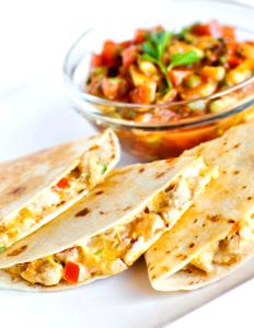 1 quesadilla (220 g) 3-Cheese Quesadilla - Chicken
