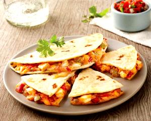 1 quesadilla (4 oz) Chicken Rolled Southwestern Style Quesadillas