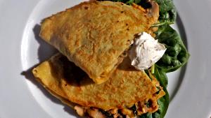 1 quesadilla (565 g) Charbroiled Mahi Mahi Quesadilla