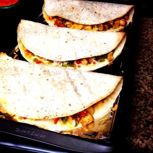 1 quesadilla (85 g) Chicken & Cheese Grilled Quesadillas