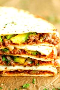 1 quesadilla with guacamole pouch (128 g) Fire Grilled Steak Quesadilla