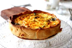1 Quiche (9" Dia) Meatless Cheese Quiche