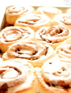 1 roll (155 g) Cinnamon Rolls - Glazed