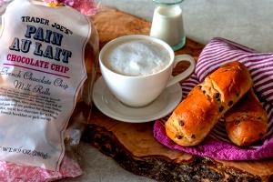 1 roll (35 g) Pain Au Lait Chocolate Chip