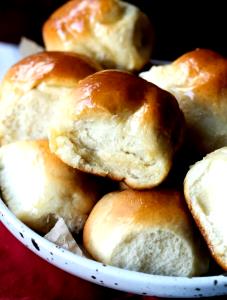 1 roll (38 g) Sweet Buttery Dinner Rolls
