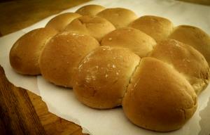 1 roll (57 g) Silver Dollar Pull-Apart Rolls