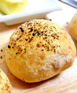 1 roll (92 g) Focaccia Rolls