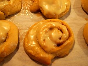 1 roll (99 g) Jumbo Orange Danish