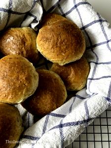 1 Roll Oat Bran Dinner Rolls