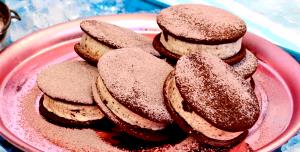 1 rounded scoop (35 g) Level-1 Ice Cream Sandwich