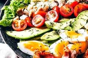 1 sakad (276 g) Cobb Salad