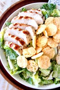 1 salad (128 g) Caesar Salad with Chicken