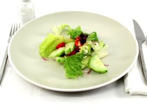 1 salad (13.5 oz) Greek Salad (No Dressing)