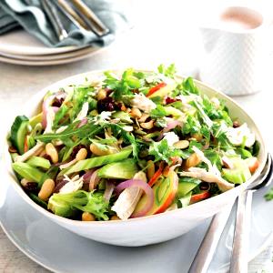 1 salad (200 g) Chicken, Cranberry & Pecan Salad