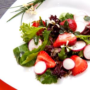 1 salad (234 g) Spring Strawberry & Feta Salad