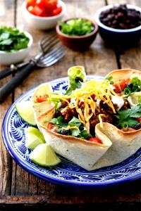 1 salad (274 g) Beef Taco Salad without Tortilla Bowl