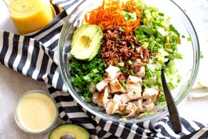 1 salad (285 g) Grilled Chopped Farmhouse Chicken Salad