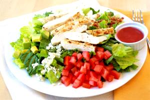 1 salad (300 g) Cobb Salad (No Chicken)