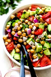 1 salad (302 g) Chickpea and Tomato Cucumber Salad