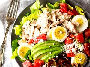 1 salad (311 g) Smoked Turkey Cobb Salad